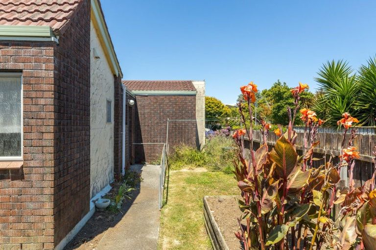 Photo of property in 6b Kapui Place, Waitara, 4320