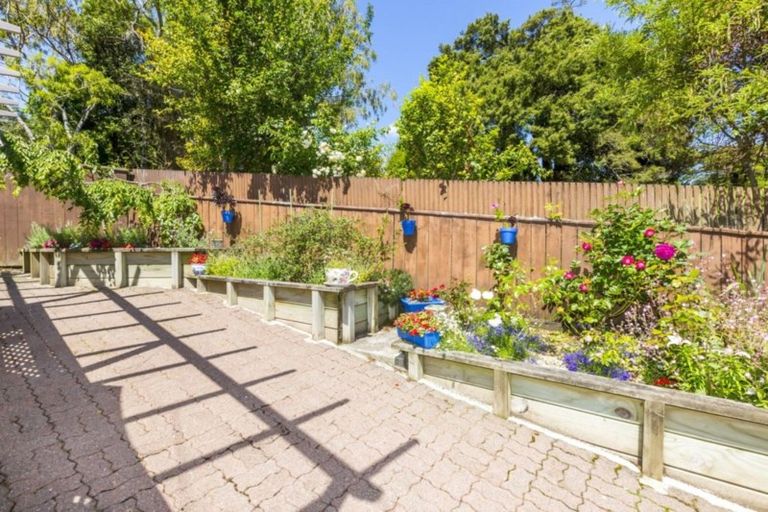 Photo of property in 72 Blue Mountains Road, Pinehaven, Upper Hutt, 5019