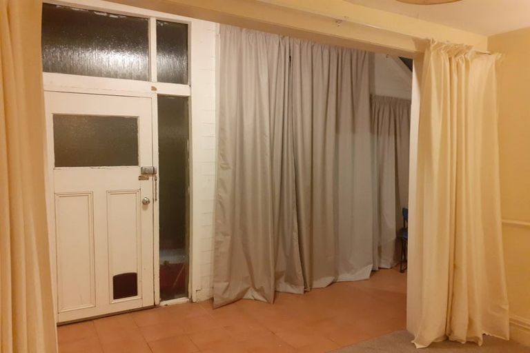 Photo of property in 36 Macdonald Crescent, Te Aro, Wellington, 6011