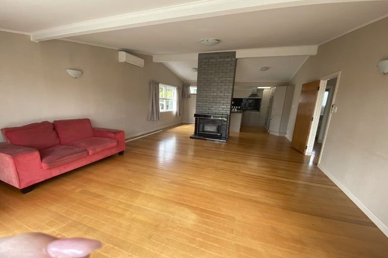 Photo of property in 294 Wairau Road, Glenfield, Auckland, 0629