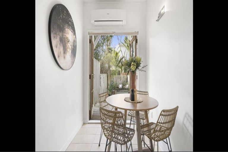 Photo of property in 5 Grass Street, Oriental Bay, Wellington, 6011