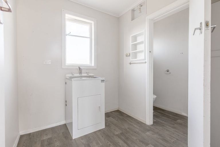 Photo of property in 12 Woburn Street, Waipukurau, 4200