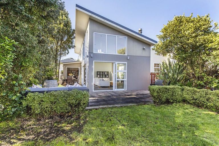 Photo of property in 8 Chatham Street, Berhampore, Wellington, 6023