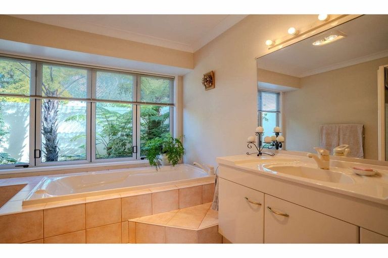 Photo of property in 105 Kemp Road, Kerikeri, 0230