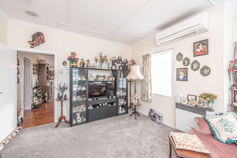 Photo of property in 27 Miro Street, Castlecliff, Whanganui, 4501