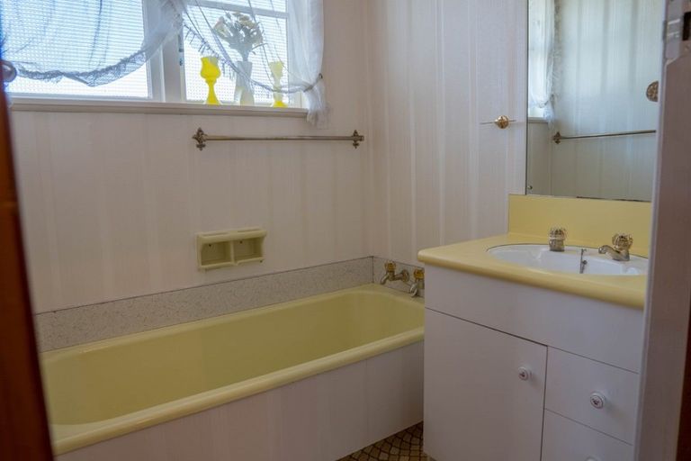 Photo of property in 1 Coddington Crescent, Masterton, 5810