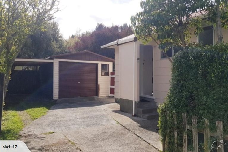 Photo of property in 51b Gemstone Drive, Birchville, Upper Hutt, 5018