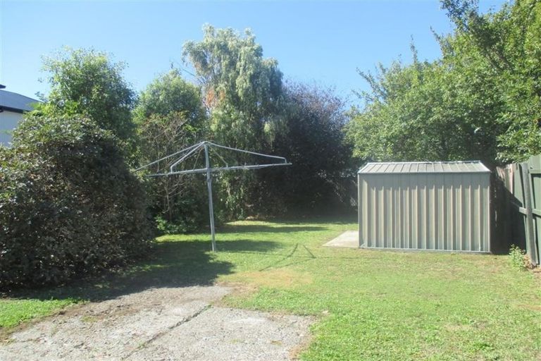 Photo of property in 10 Defoe Place, Waltham, Christchurch, 8023