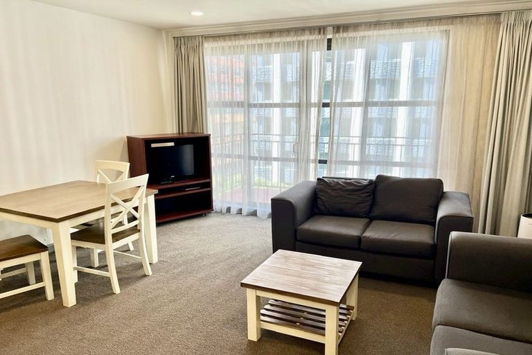 Photo of property in Atrium Towers, 6e/154 The Terrace, Wellington Central, Wellington, 6011