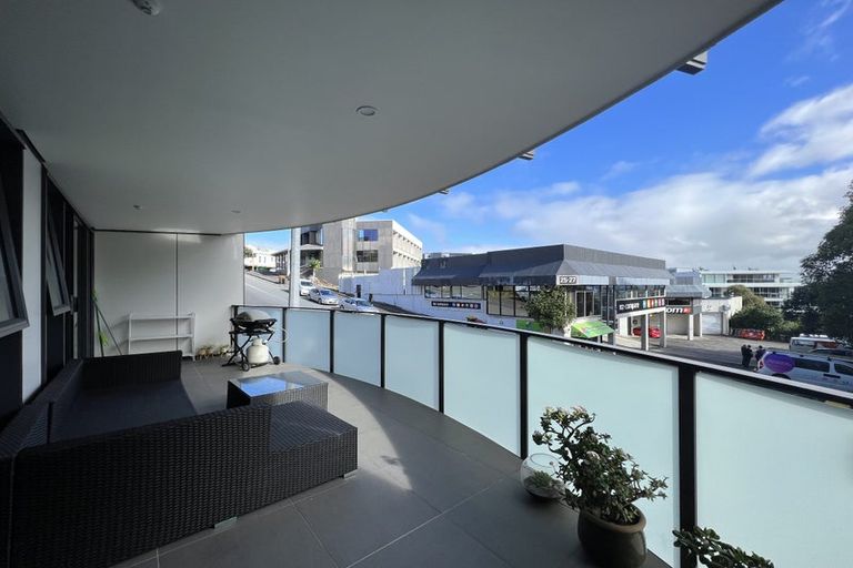 Photo of property in The Mews, 4/8 Basque Road, Eden Terrace, Auckland, 1021