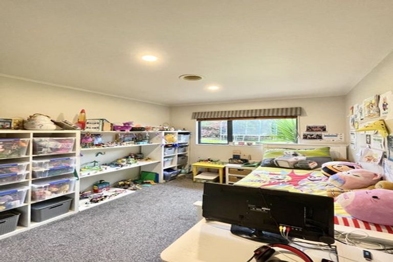 Photo of property in 34 Birkinshaw Grove, Riverstone Terraces, Upper Hutt, 5018