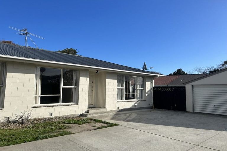 Photo of property in 1/18 Inwoods Road, Parklands, Christchurch, 8083