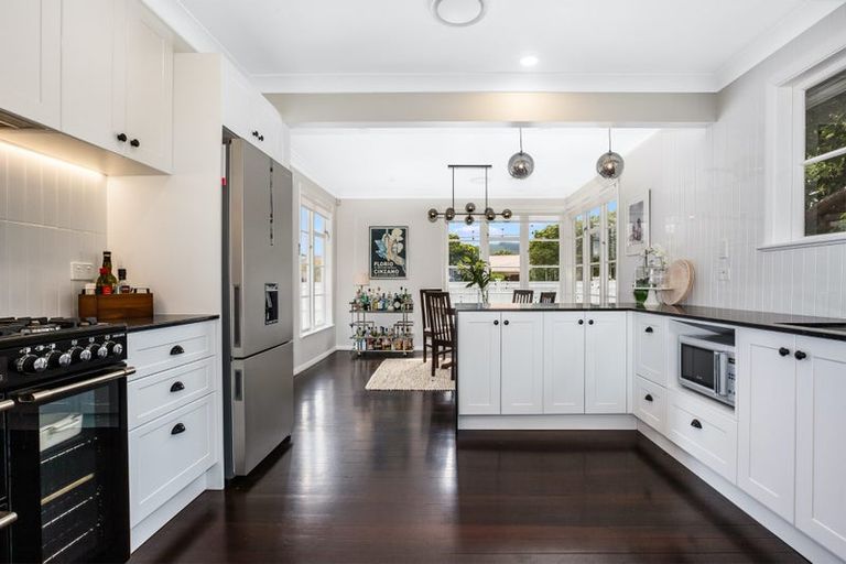 Photo of property in 8 Avalon Crescent, Avalon, Lower Hutt, 5011