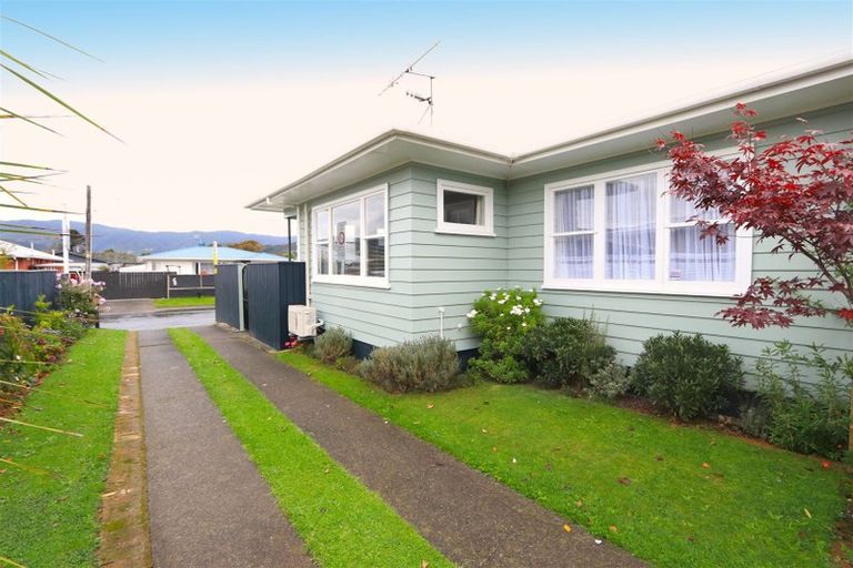 Photo of property in 87a Karamu Crescent, Wainuiomata, Lower Hutt, 5014
