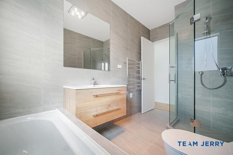 Photo of property in 31 Cloonlyon Drive, Flat Bush, Auckland, 2019