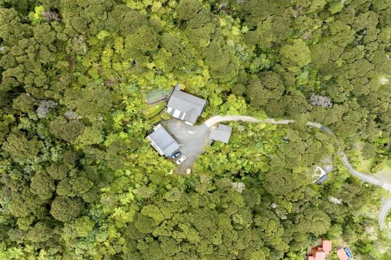Photo of property in 390 Driving Creek Road, Coromandel, 3506
