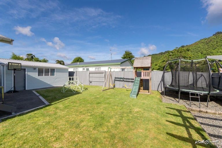 Photo of property in 19 Turon Crescent, Totara Park, Upper Hutt, 5018