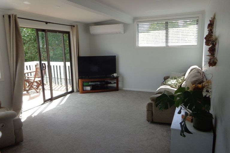 Photo of property in 114 Colwill Road, Massey, Auckland, 0614