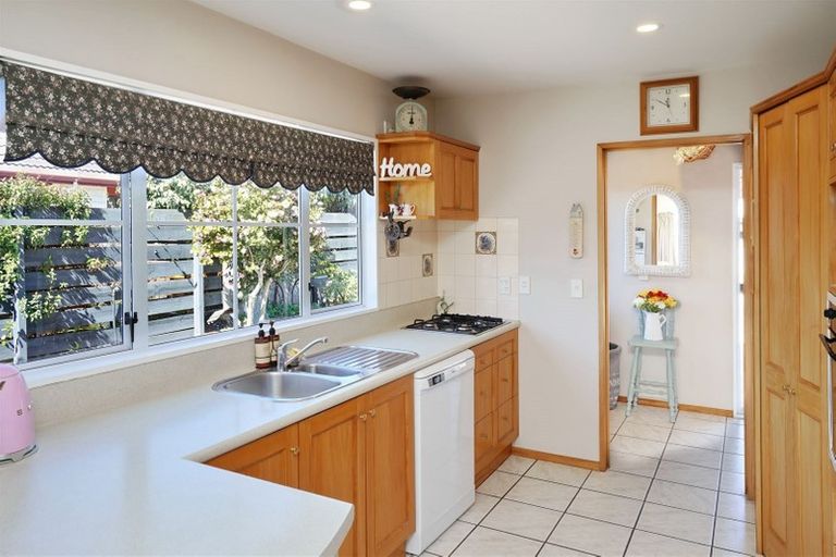 Photo of property in 33 Taranaki Drive, Woodend, 7610