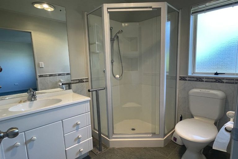 Photo of property in 8 Hagen Close, Golflands, Auckland, 2013