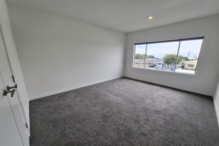 Photo of property in 33 Fulford Street, New Plymouth, 4310