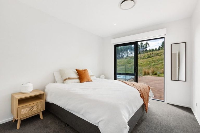 Photo of property in 13 Akitu Rise, Wanaka, 9305