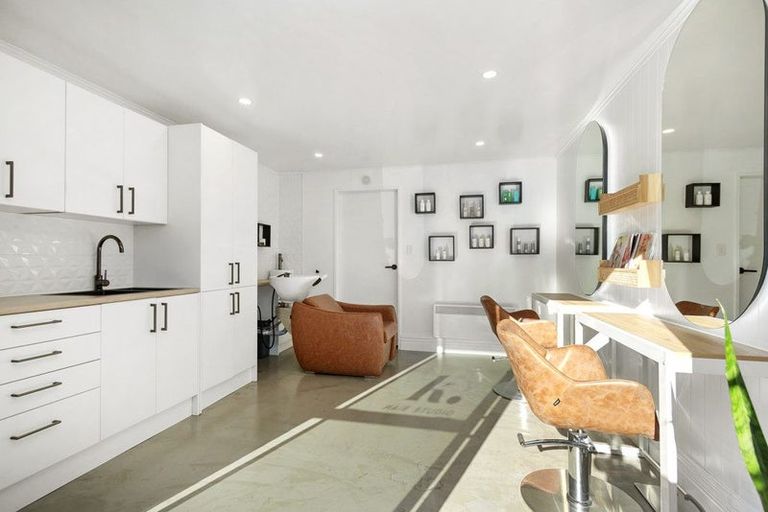 Photo of property in 13 Forglen Place, Tawa, Wellington, 5028