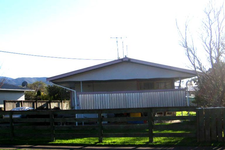 Photo of property in 75 Woodward Street East, Featherston, 5710