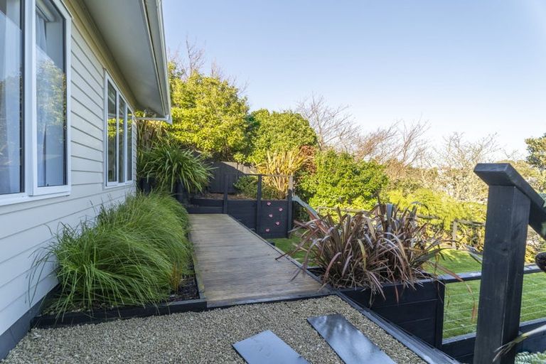 Photo of property in 13 Wakely Road, Newlands, Wellington, 6037
