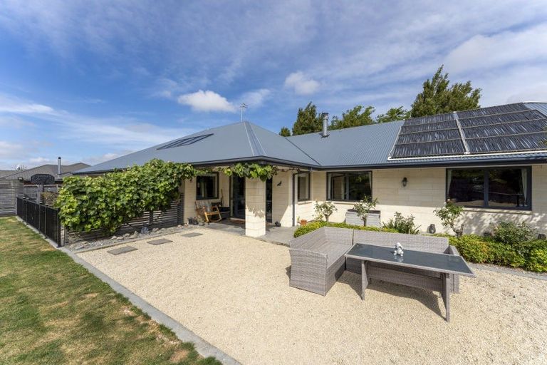 Photo of property in 18 Calvandra Grove, Rangiora, 7400