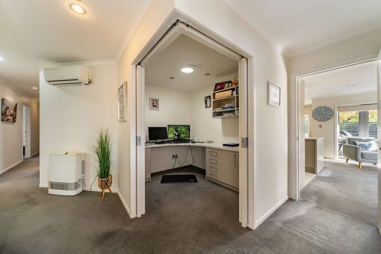 Photo of property in 140 Norana Road, Timberlea, Upper Hutt, 5018