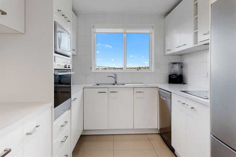 Photo of property in 41 Killarney Avenue, Torbay, Auckland, 0630