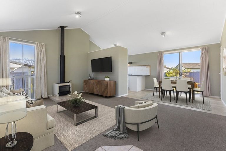 Photo of property in 20 Peppertree Glade, Kelvin Grove, Palmerston North, 4414