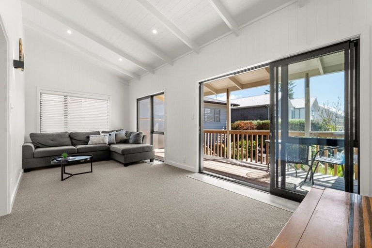 Photo of property in 1 Alexander Place, Papamoa Beach, Papamoa, 3118
