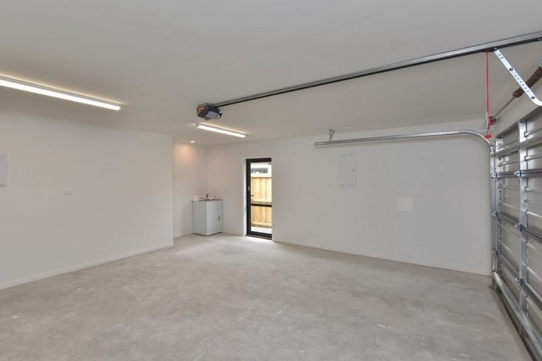 Photo of property in 20 Foxbridge Lane, Conifer Grove, Takanini, 2112