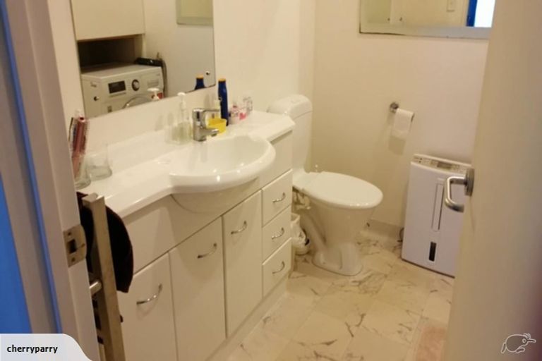 Photo of property in Terrace Heights Apartments, 10c/163 The Terrace, Wellington Central, Wellington, 6011