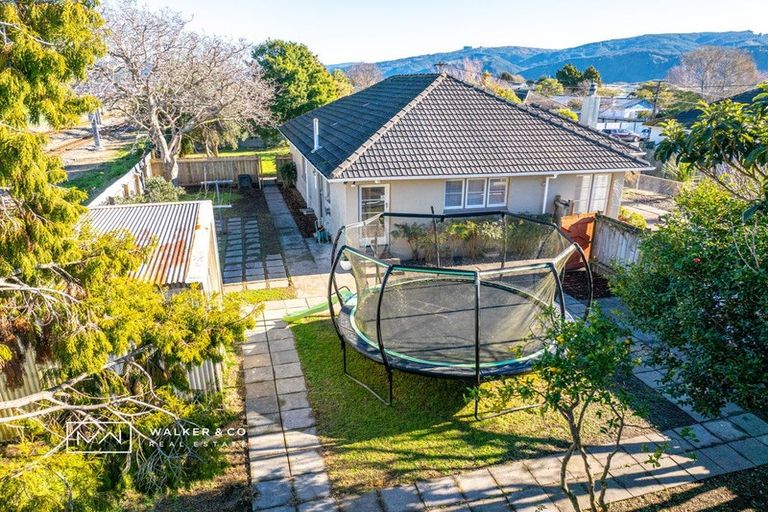 Photo of property in 15 Raukawa Grove, Trentham, Upper Hutt, 5018
