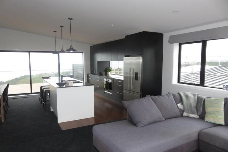 Photo of property in 79 Spenmoor Street, Newlands, Wellington, 6037