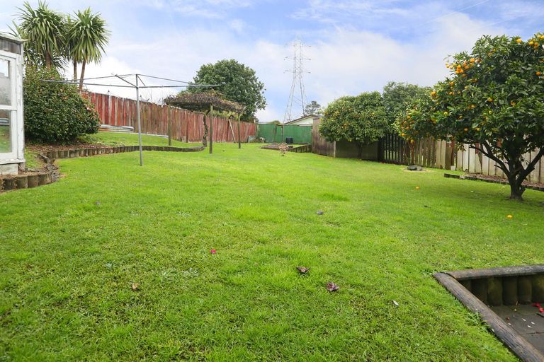 Photo of property in 6 Meadow Crescent, Te Atatu South, Auckland, 0602