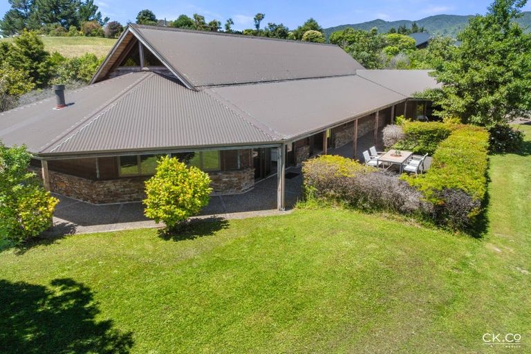 Photo of property in 14 Mount Marua Way, Timberlea, Upper Hutt, 5018