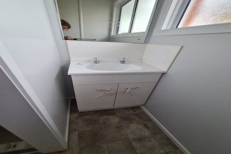 Photo of property in 28-30 Lake Pupuke Drive, Takapuna, Auckland, 0622