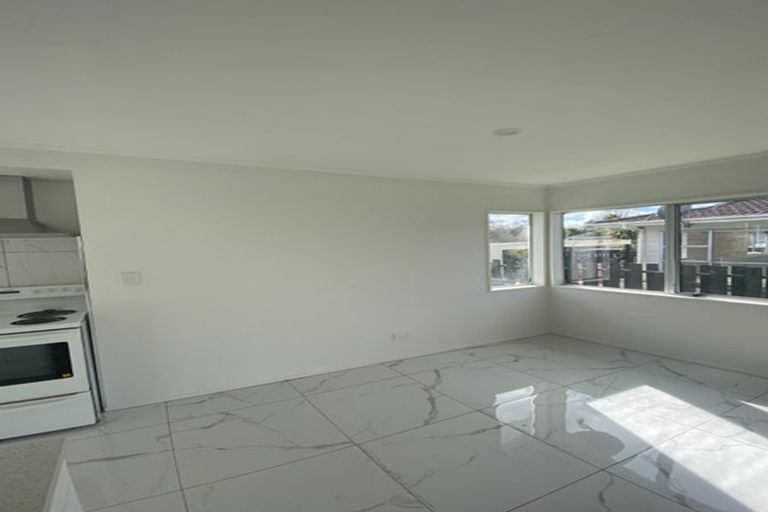 Photo of property in 1/80 Borich Road, Sunnyvale, Auckland, 0612