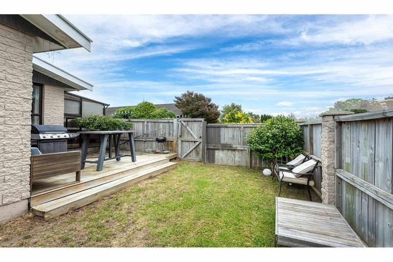 Photo of property in 37 Fern Drive, Halswell, Christchurch, 8025