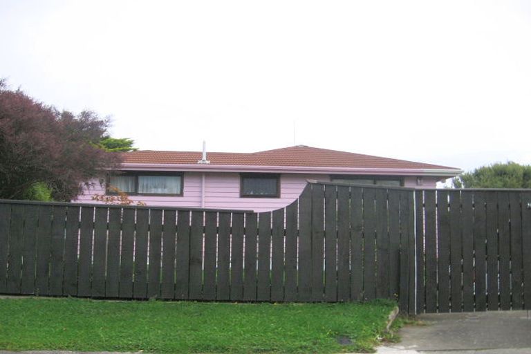 Photo of property in 28 Tobago Crescent, Grenada North, Wellington, 5028