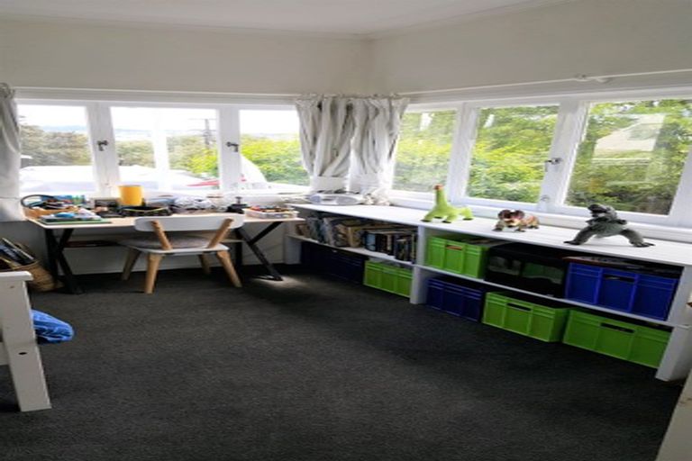 Photo of property in 44 Woodward Avenue, Mangere Bridge, Auckland, 2022