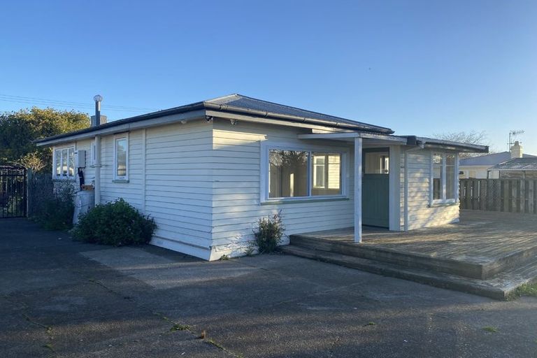 Photo of property in 12 Woburn Street, Waipukurau, 4200