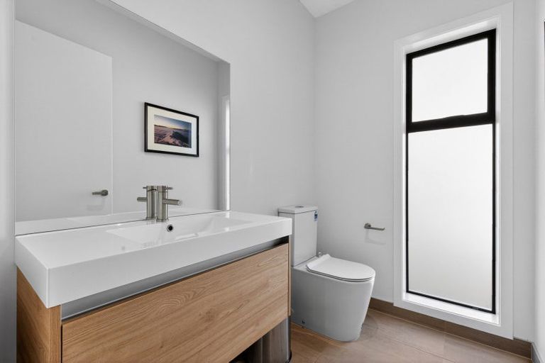 Photo of property in 8 Landsborough Lane, Wanaka, 9305