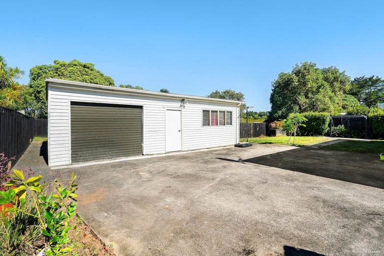 Photo of property in 10 Seaward Place, Wattle Downs, Auckland, 2103