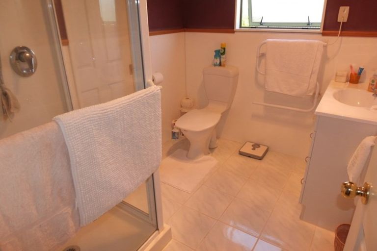 Photo of property in 17 Hennessy Street East, Foxton Beach, Foxton, 4815