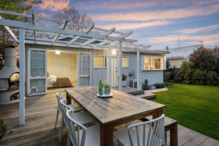 Photo of property in 4 Kenwyn Avenue, St Albans, Christchurch, 8052